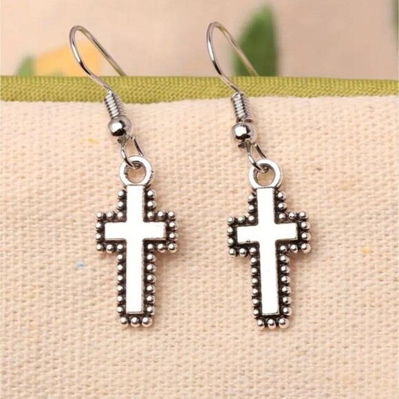 Silver cross earrings minimalist jewelry - Picture 2 of 6
